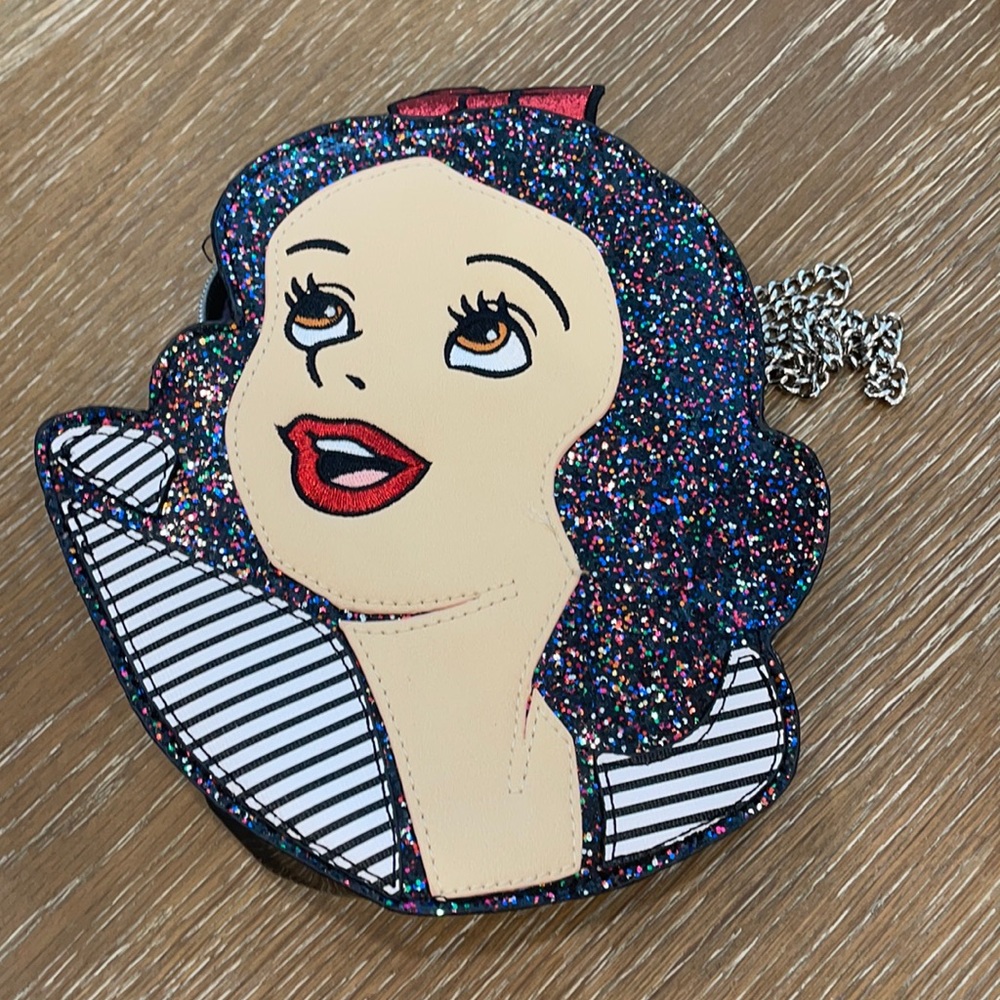 Danielle Nicole Snow White Crossbody